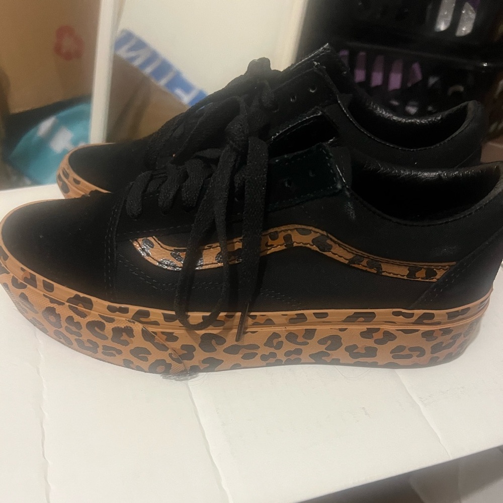 Vans Women's Old Skool Platform Sneakers - Black and Leopard Print - Picture 3 of 7